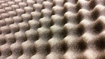 Akustická pěna a pohlcování zvuku