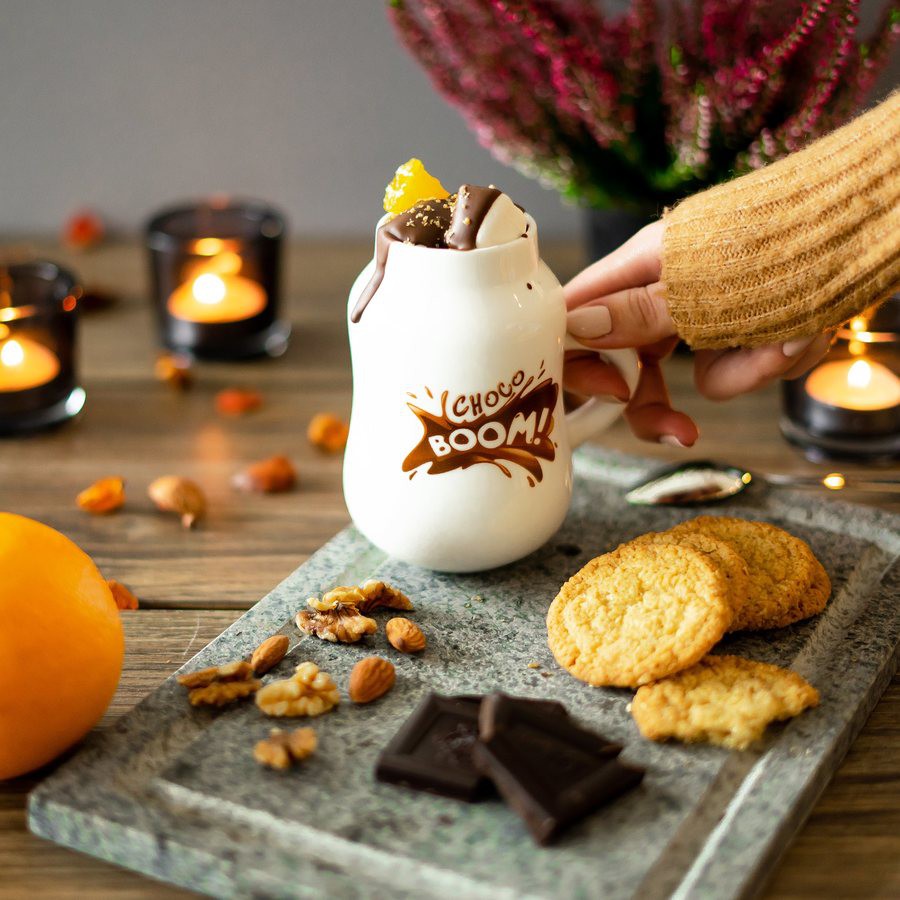 Keramický hrnek s nápisem Dairy Choco 280 ml bílá megamix.shop