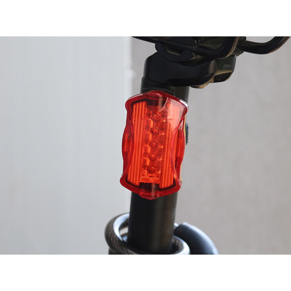 LED lampa na kolo s držákem 5 LED AAA červená megamix.shop
