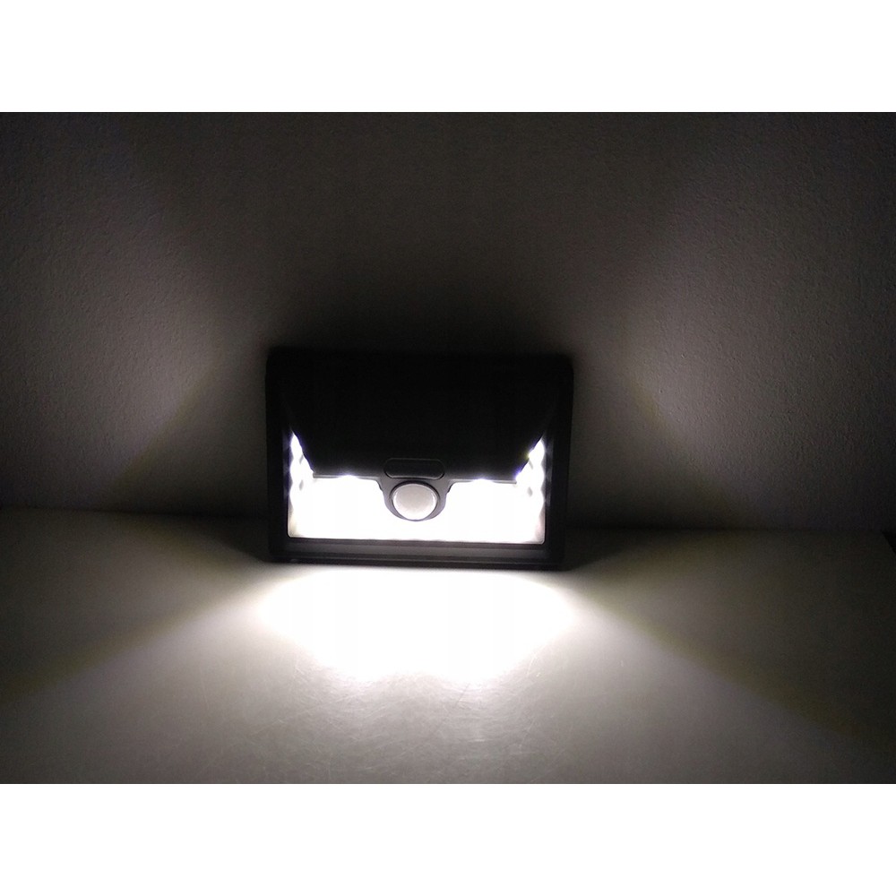 Solární lampa 24 SMD LED se snímačem pohybu 10x15x5 cm megamix.shop