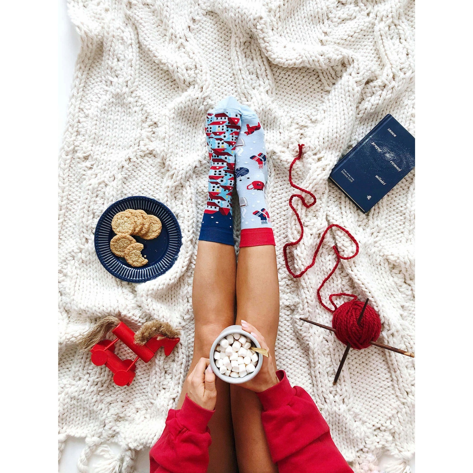 Barevné ponožky HYGGE zima městečko sníh 35-38 megamix.shop