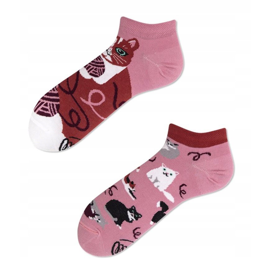 Barevné ponožky PLAYFUL CAT kočky klubko vlny 43-46 nízké megamix.shop
